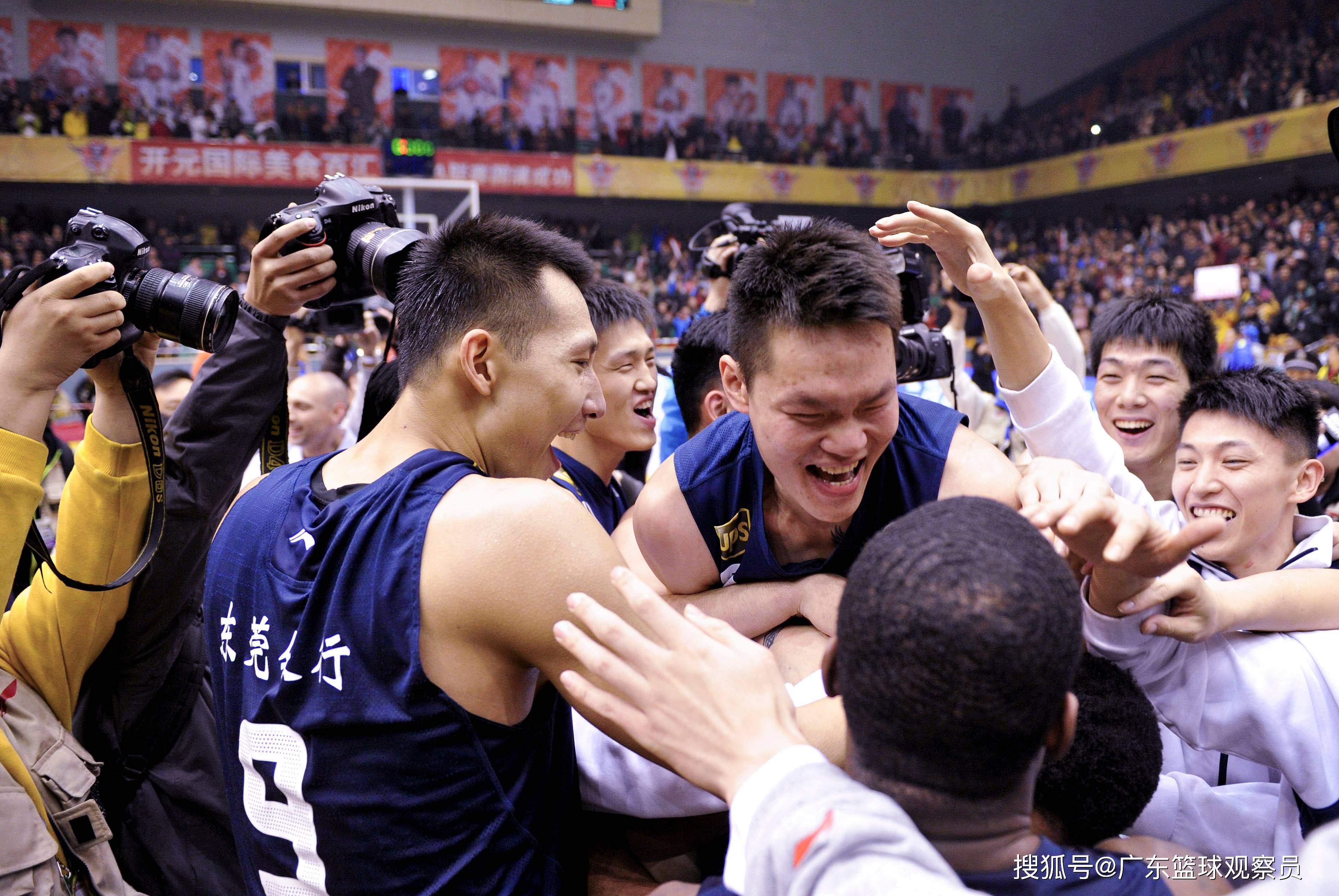 包含今晨广东宏远强势反弹:欧篮联节点到来;话题不断;身体对抗强度拉满的词条 包含今晨广东宏远强势反弹:欧篮联节点到来;话题不断;身体对抗强度拉满的词条