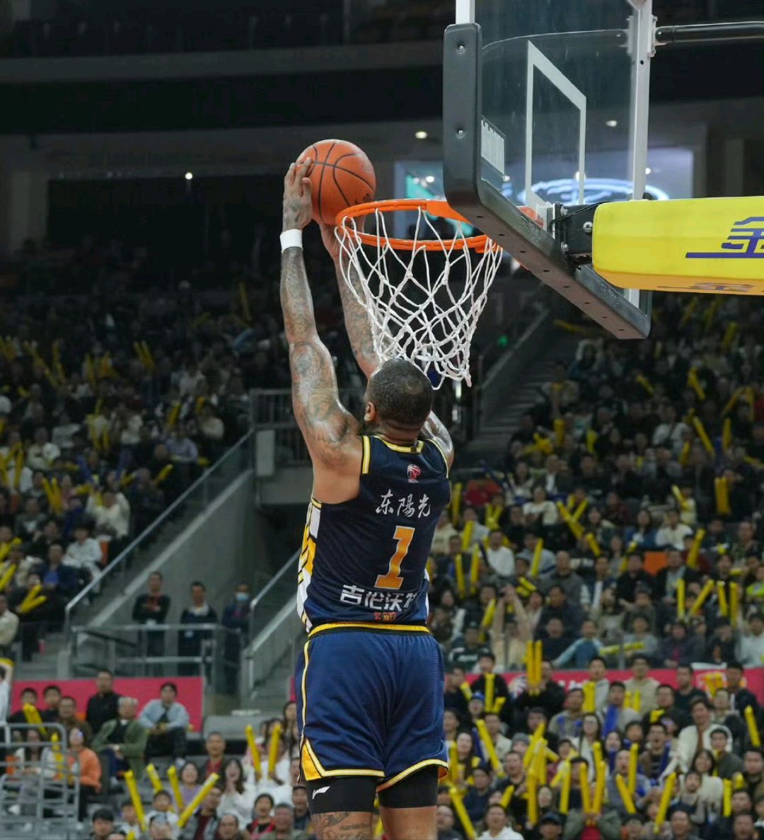 包含今晨广东宏远强势反弹:欧篮联节点到来;话题不断;身体对抗强度拉满的词条 包含今晨广东宏远强势反弹:欧篮联节点到来;话题不断;身体对抗强度拉满的词条